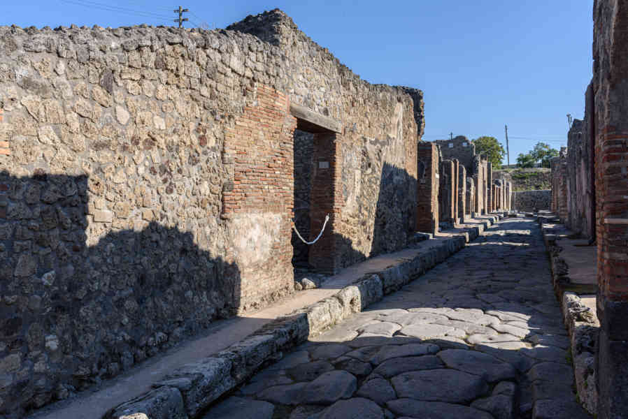 132 - Italia - Pompeya - parque arqueológico de Pompeya - calle.jpg